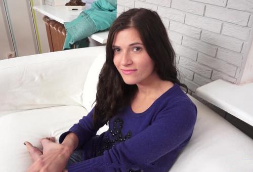 Навешал лапши что ищет будущую актрису, притащил в студию, а девка не дала...